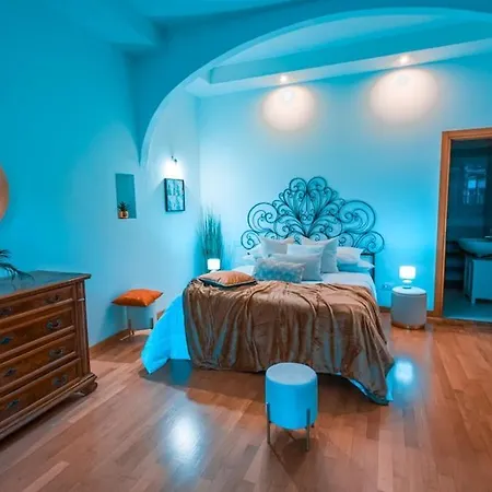 Piazza Erbe 2 Bedrooms - 3 Bathrooms *