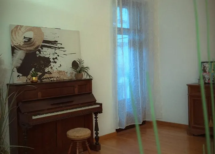 Piazza Erbe Spacious Flat * Werona