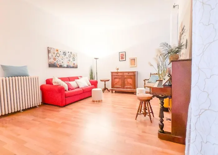 Piazza Erbe Spacious Flat