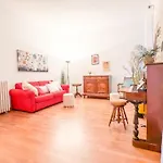 Piazza Erbe Spacious Flat